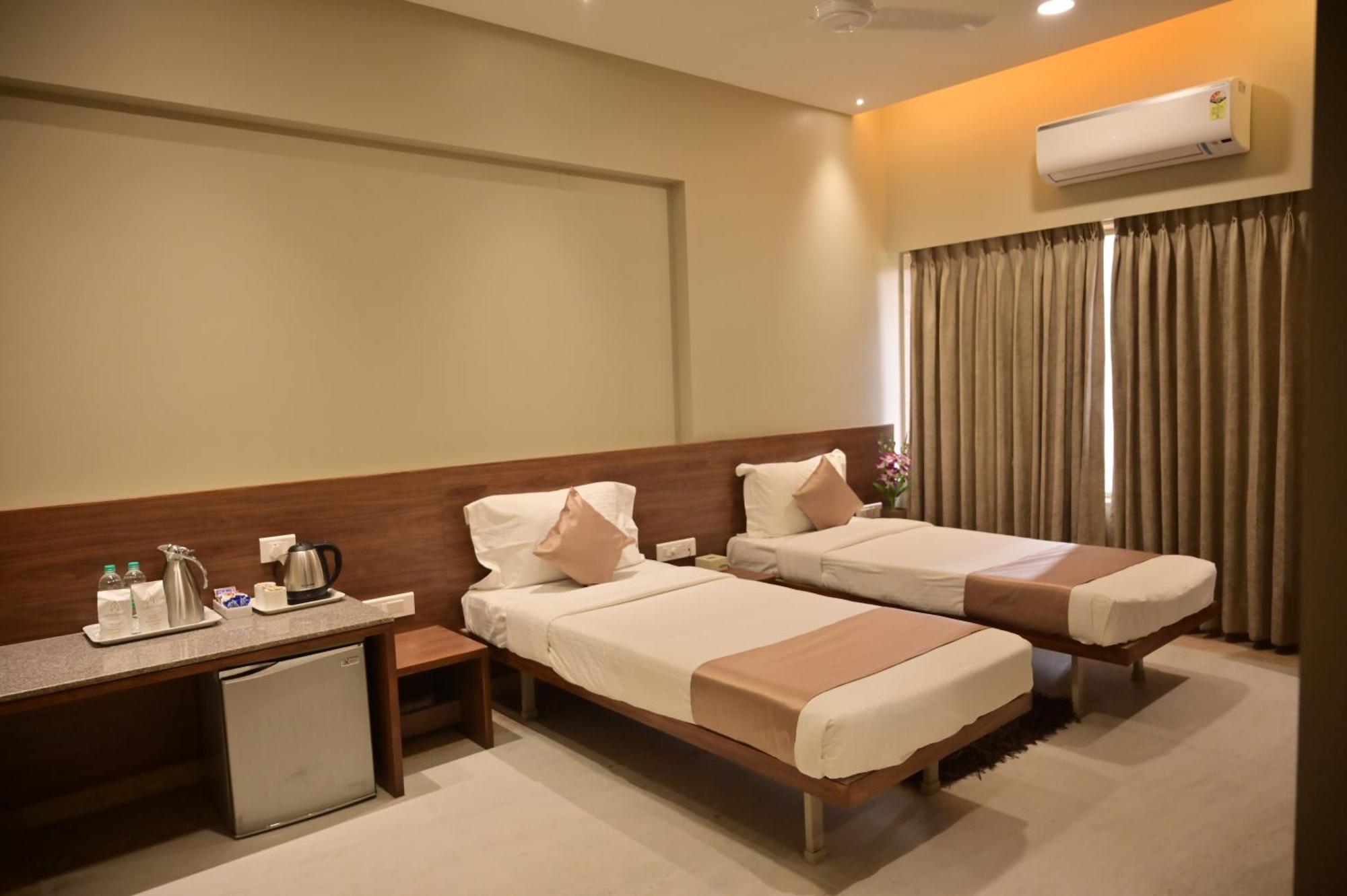 Hotel Ambience Excellency, Wakad, Pune Pimpri-Chinchwad Exterior photo