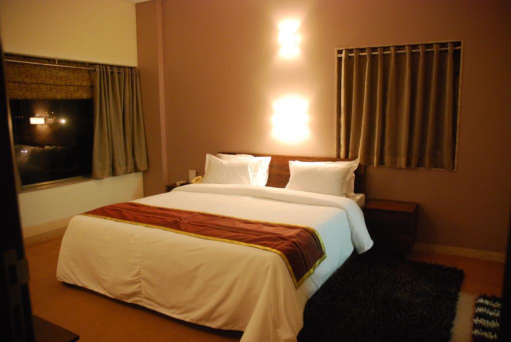 Hotel Ambience Excellency, Wakad, Pune Pimpri-Chinchwad Room photo