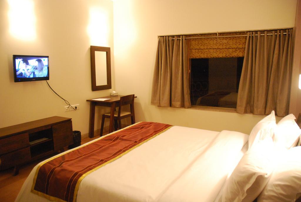 Hotel Ambience Excellency, Wakad, Pune Pimpri-Chinchwad Room photo