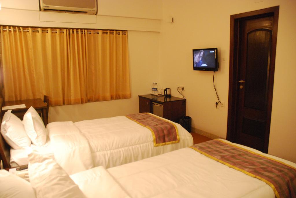 Hotel Ambience Excellency, Wakad, Pune Pimpri-Chinchwad Room photo